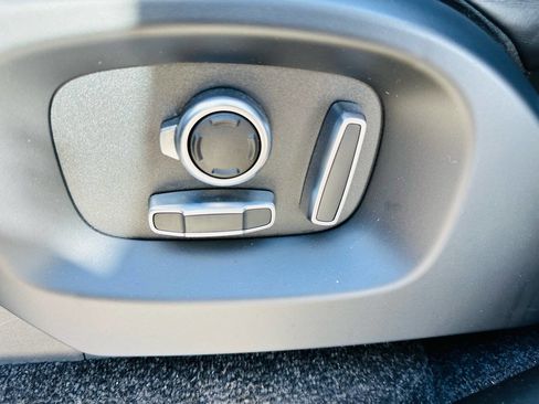 Used 2016 Land Rover Range Rover HSE image 24