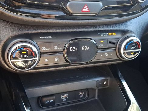 Certified 2023 Kia Soul EX FWD image 16