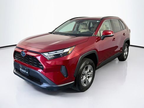 Certified 2022 Toyota RAV4 XLE w/ Convenience Package AWD/4WD image 3