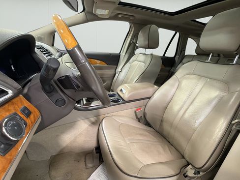 Used 2013 Lincoln MKX FWD image 9