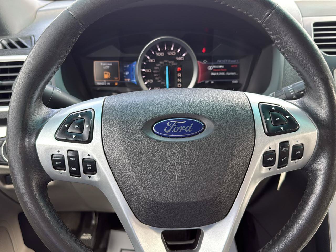 Used 2014 Ford Explorer XLT w/ Equipment Group 202A FWD image 38