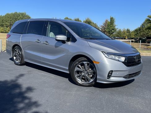 Certified 2023 Honda Odyssey Elite image 2
