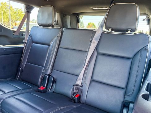 Used 2023 Chevrolet Suburban Premier RWD image 42