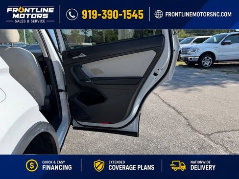 Used 2018 Volkswagen Tiguan SE FWD image 15