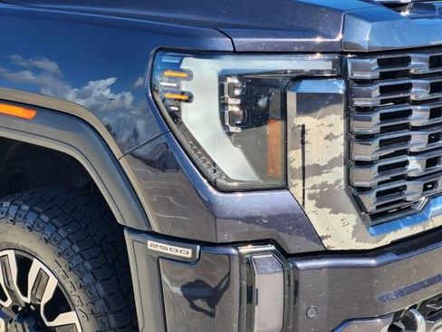 Used 2024 GMC Sierra 2500 Denali Ultimate w/ Max Trailering Package AWD/4WD image 9