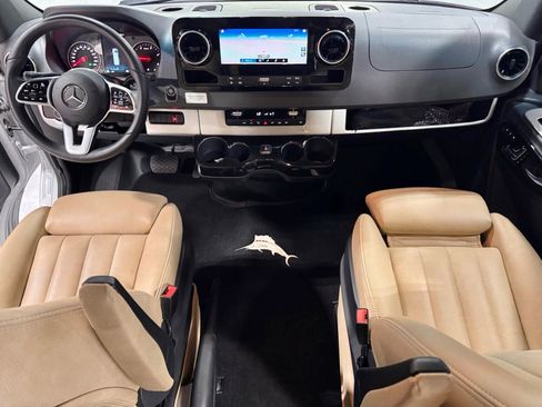 Used 2022 Mercedes-Benz Sprinter 3500 image 10