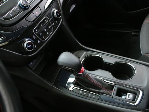 Used 2023 Chevrolet Equinox RS FWD image 19