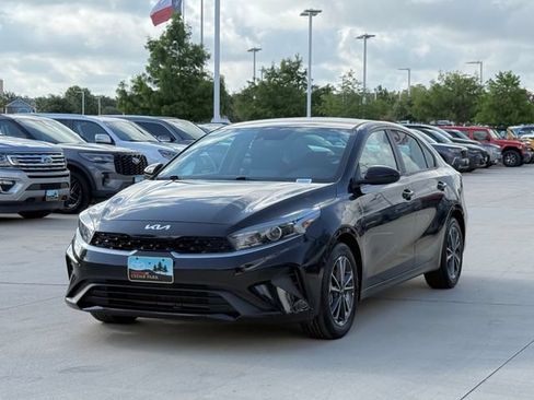 Used 2023 Kia Forte LXS FWD image 8