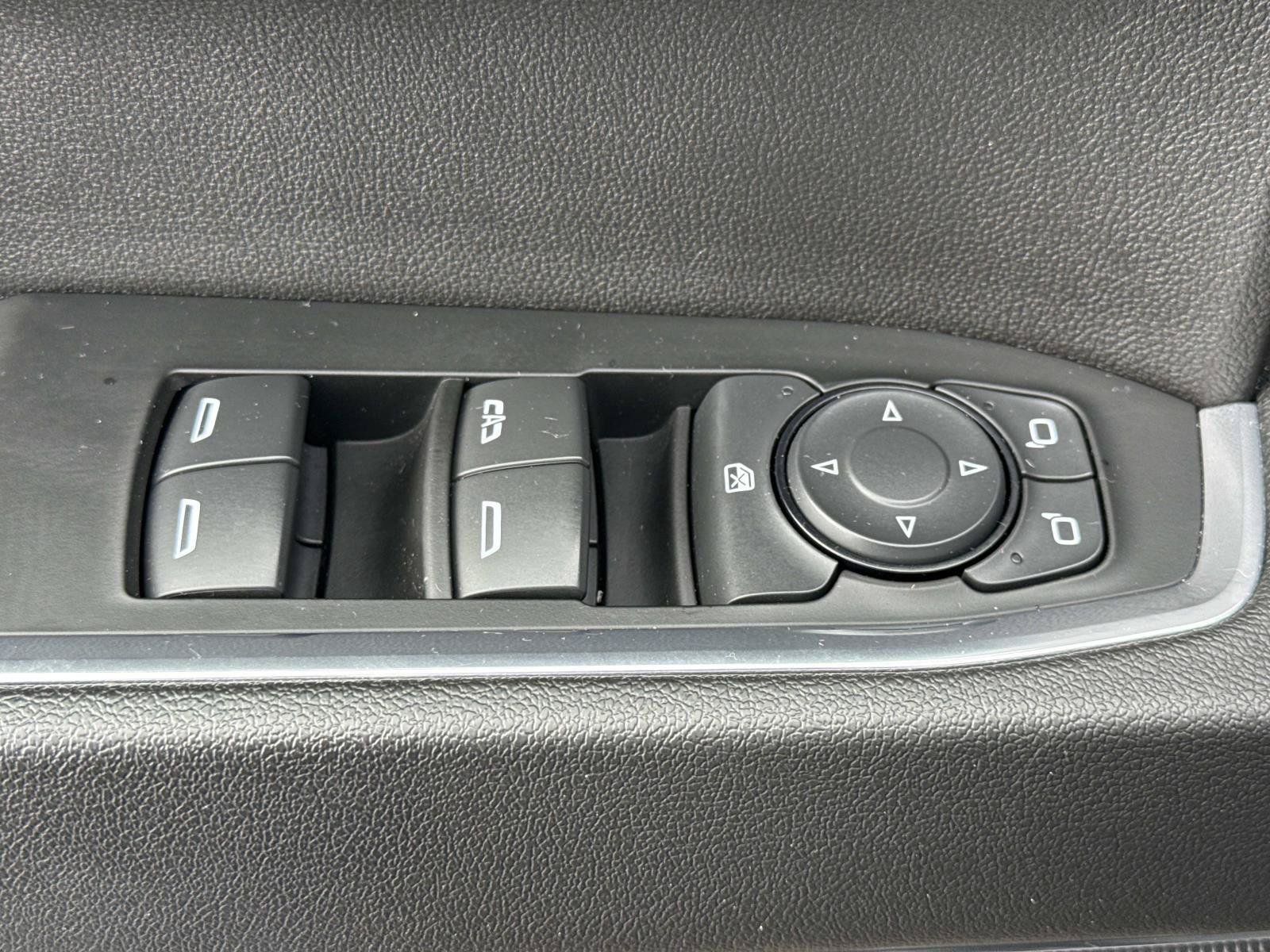 Used 2023 Chevrolet Silverado 1500 LT w/ LPO, Dark Essentials Package AWD/4WD image 15