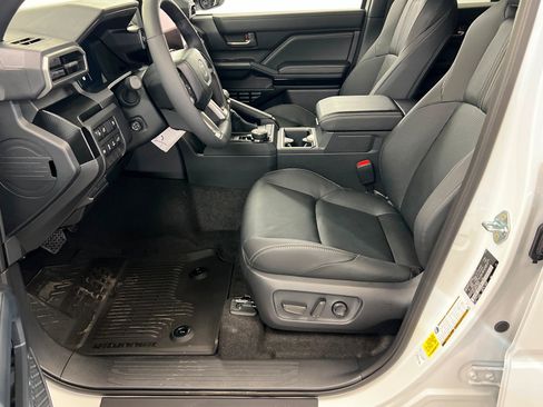 New 2026 Toyota 4Runner Limited AWD/4WD image 17