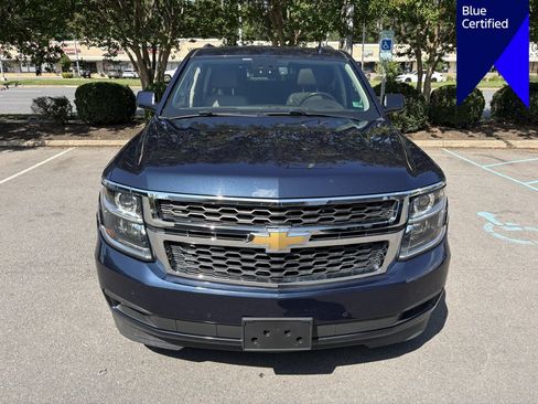 Used 2020 Chevrolet Suburban LT w/ Luxury Package AWD/4WD image 2