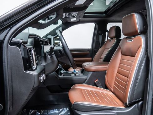 Used 2024 GMC Sierra 2500 Denali Ultimate w/ Max Trailering Package image 4