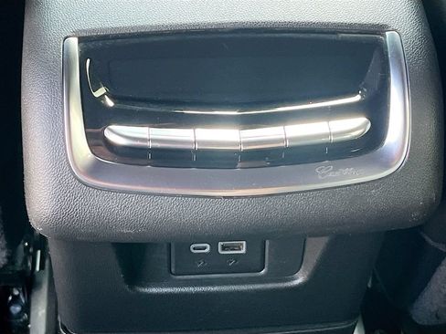 Used 2023 Cadillac XT6 Premium Luxury w/ Technology Package AWD/4WD image 28