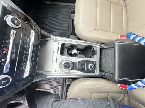 Used 2022 Ford Explorer Limited w/ Equipment Group 301A image 19