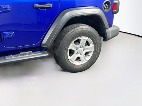 Used 2018 Jeep Wrangler Unlimited Sport S AWD/4WD image 29