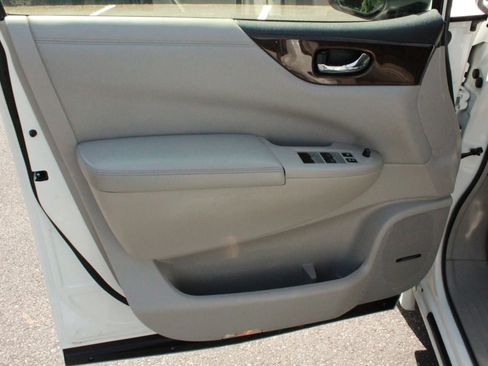Used 2014 Nissan Quest SL FWD image 9
