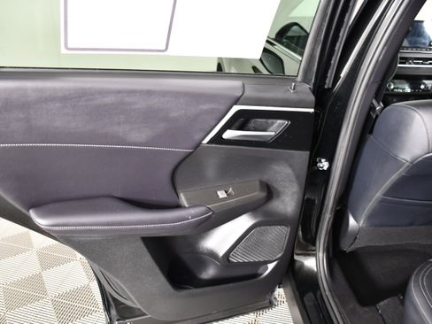 Used 2025 Mitsubishi Outlander SE AWD/4WD image 46
