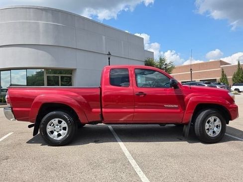 Used 2013 Toyota Tacoma 4x4 Access Cab w/ SR5 Pkg image 27