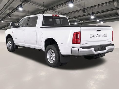 Used 2025 RAM 3500 Laramie AWD/4WD image 3