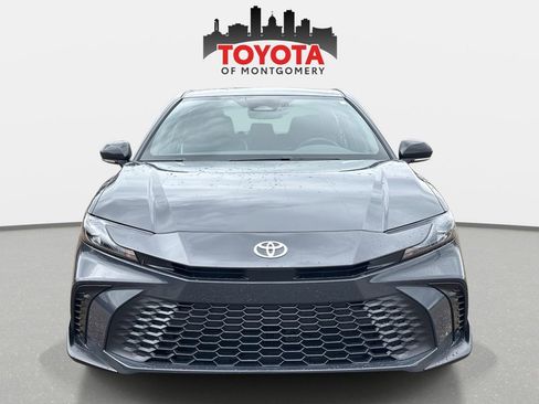 Used 2025 Toyota Camry SE image 8
