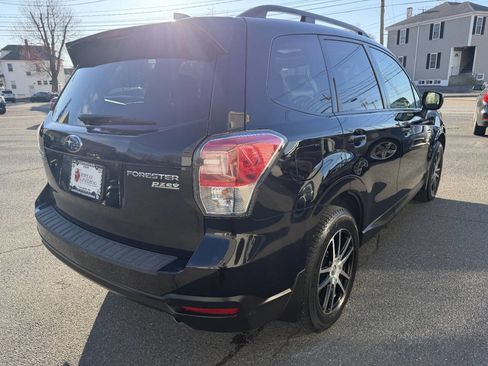 Used 2017 Subaru Forester 2.5i Premium image 9