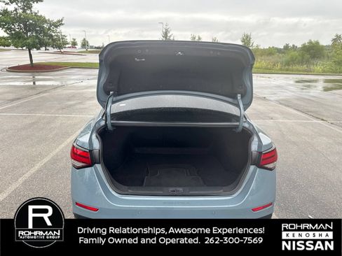 Used 2024 Nissan Sentra SR FWD image 11