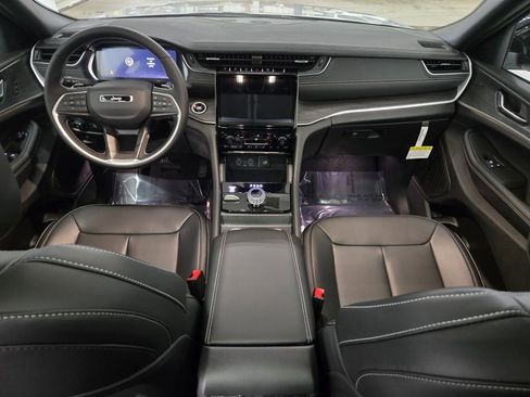 New 2025 Jeep Grand Cherokee L Limited w/ Trailer Tow Package image 26