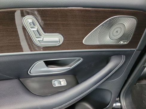 Used 2024 Mercedes-Benz GLE 350 GLE 350 w/ 3rd Row Seat Package image 35