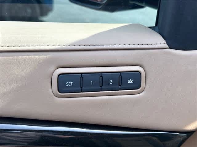 Used 2020 Cadillac Escalade Platinum RWD image 23