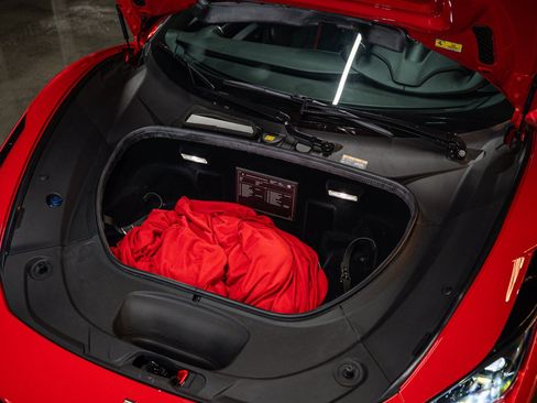 Used 2020 Ferrari F8 Tributo RWD image 23