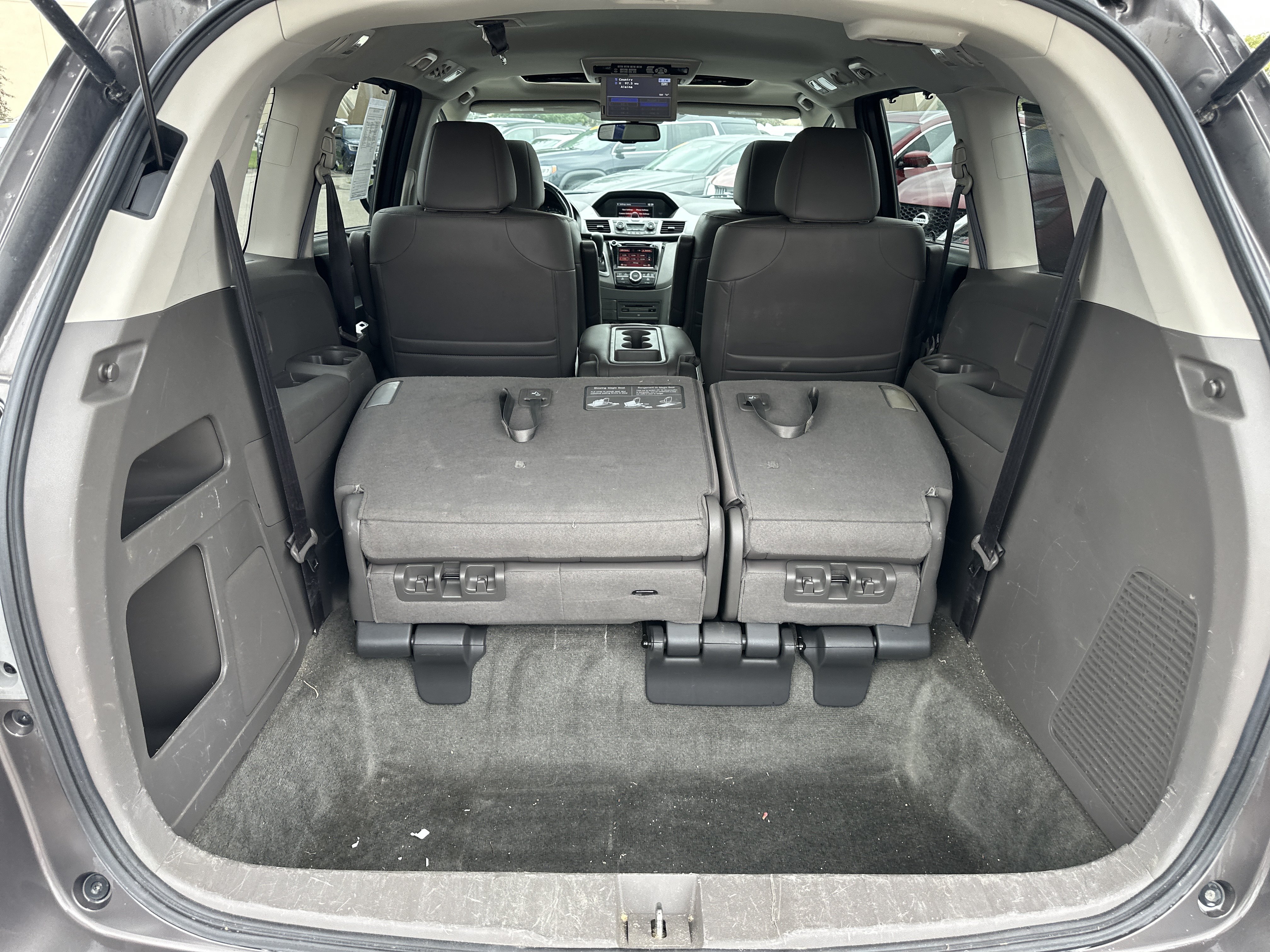 Used 2014 Honda Odyssey Touring image 12