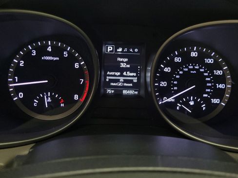 Used 2017 Hyundai Santa Fe SE image 23