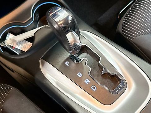 Used 2018 Dodge Journey SE image 17