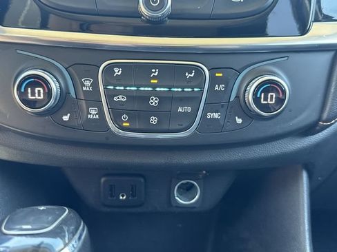 Used 2019 Chevrolet Traverse LT w/ LPO, Floor Liner Package AWD/4WD image 19