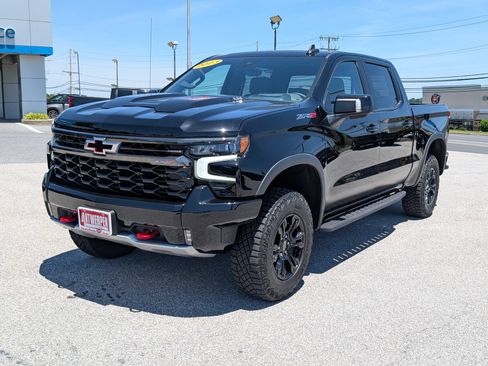 Used 2023 Chevrolet Silverado 1500 ZR2 w/ Technology Package AWD/4WD image 7