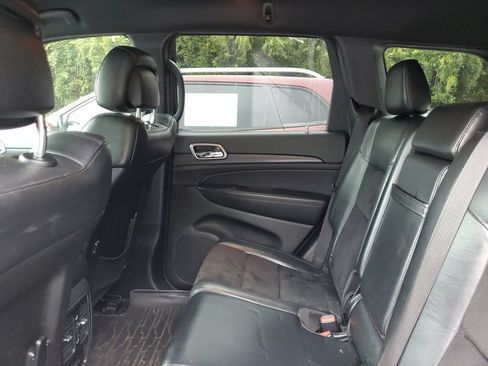 Used 2017 Jeep Grand Cherokee Altitude RWD image 10