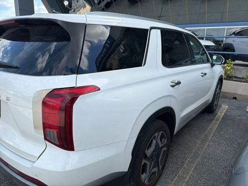 Used 2025 Hyundai Palisade SEL FWD image 2