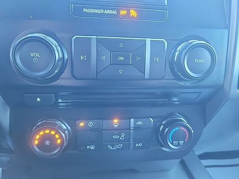 Used 2016 Ford F150 XLT w/ Equipment Group 301A Mid image 18