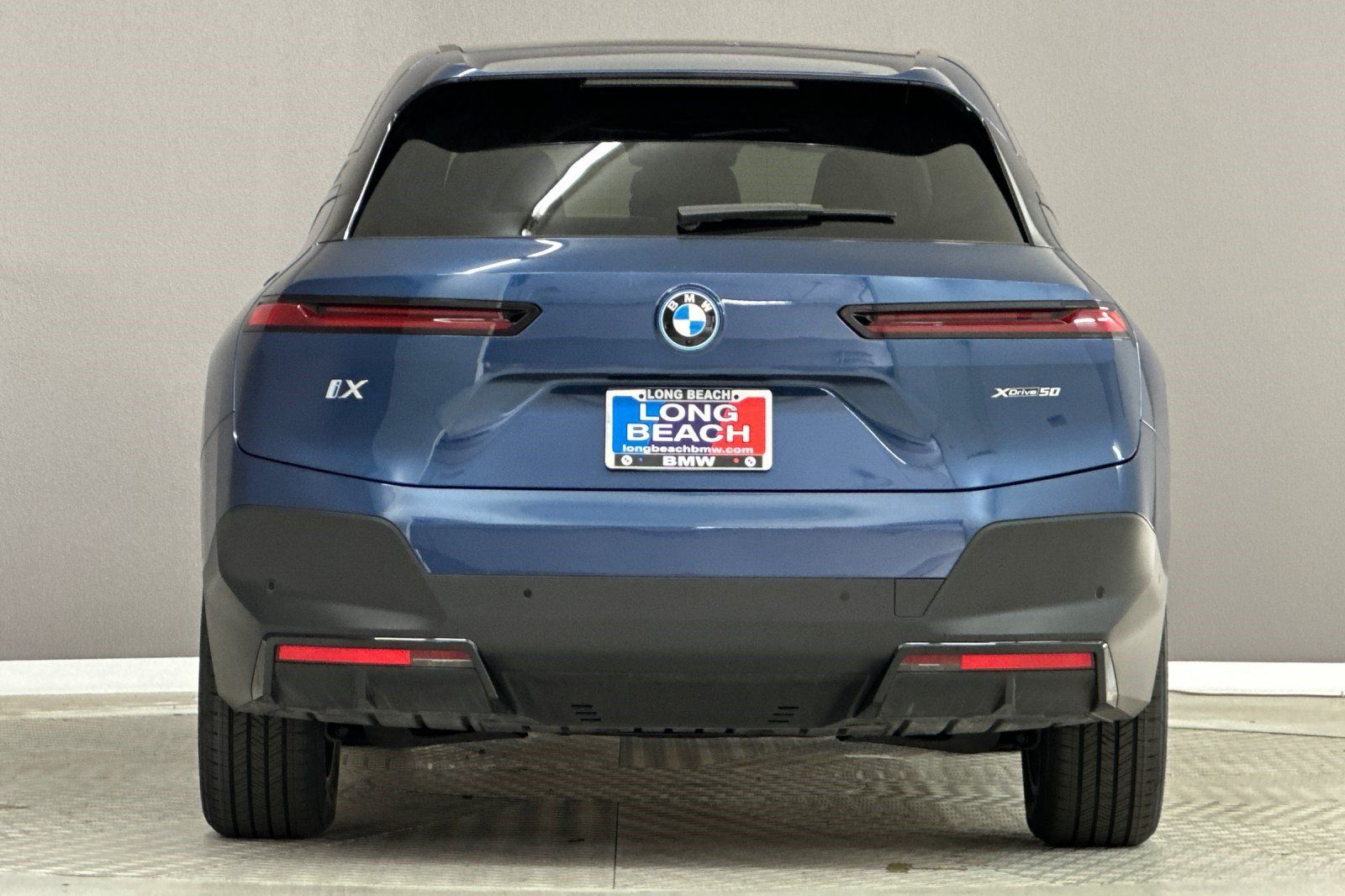 Used 2024 BMW iX xDrive50 AWD/4WD image 9