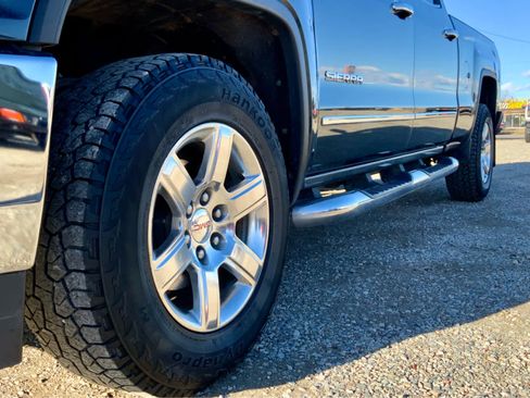 Used 2018 GMC Sierra 1500 SLT w/ SLT Preferred Package image 14