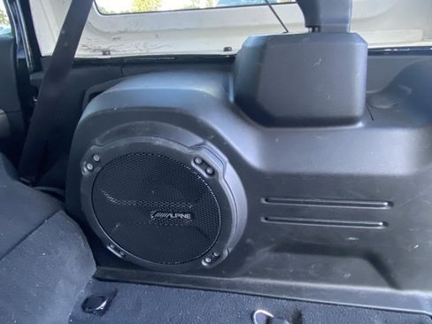 Used 2024 Jeep Wrangler Unlimited Sahara w/ Technology Group image 27