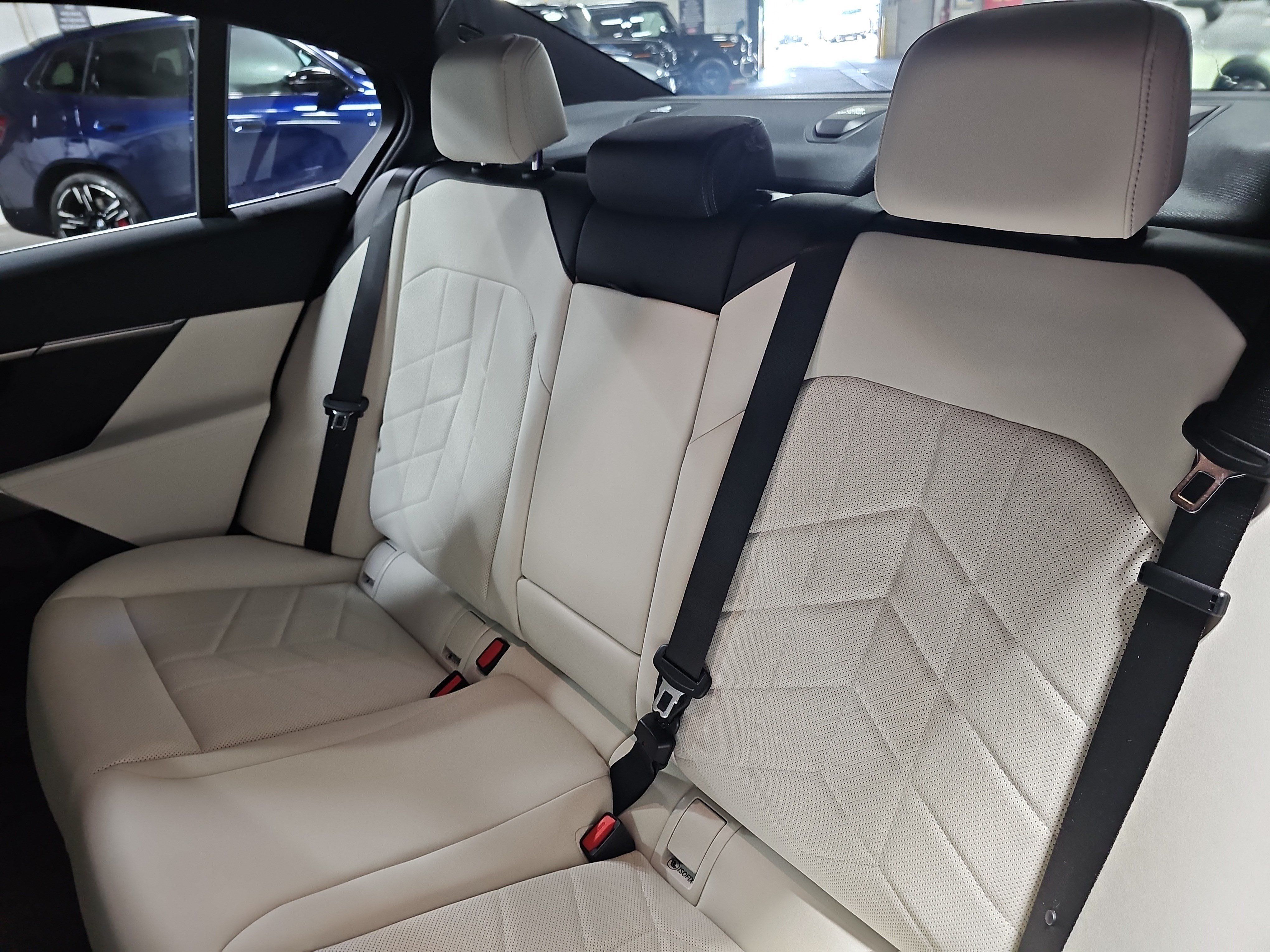 Certified 2026 BMW i5 eDrive40 RWD image 15