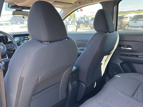 New 2025 Nissan Kicks SV w/ SV Premium Package image 14