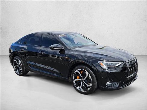 Used 2023 Audi e-tron Premium Plus w/ Premium Plus Package AWD/4WD image 3