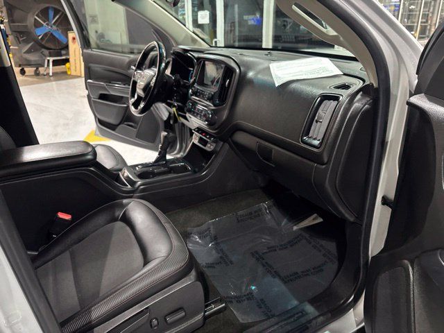 Used 2017 GMC Canyon SLE w/ All Terrain Package AWD/4WD image 36