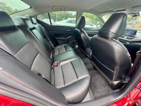 Used 2025 Nissan Altima 2.5 SR FWD image 15