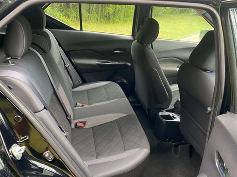 Used 2020 Nissan Kicks SV FWD image 32
