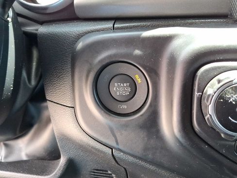 Used 2022 Jeep Wrangler Unlimited Sport AWD/4WD image 22