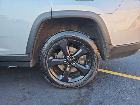 Certified 2023 Jeep Grand Cherokee L Laredo image 34