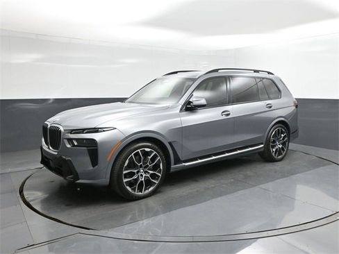 Certified 2023 BMW X7 xDrive40i w/ M Sport Package image 1